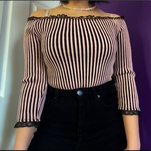 pink and black striped long sleeve🖤💗